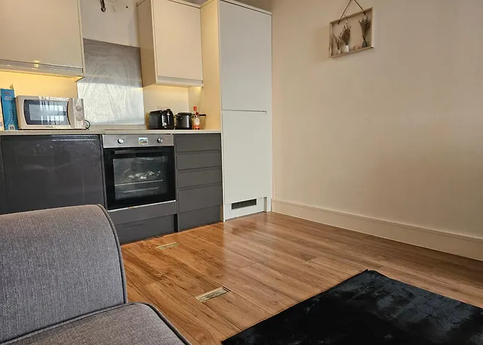 Close To Maidstone City Centre